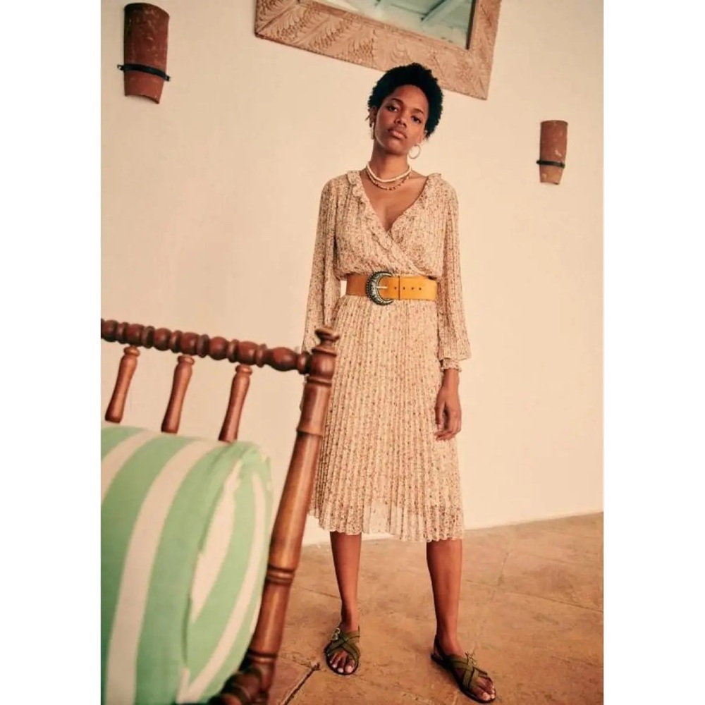 Sezane Tal Dress in Beige Flowers size 6 (France size 38)